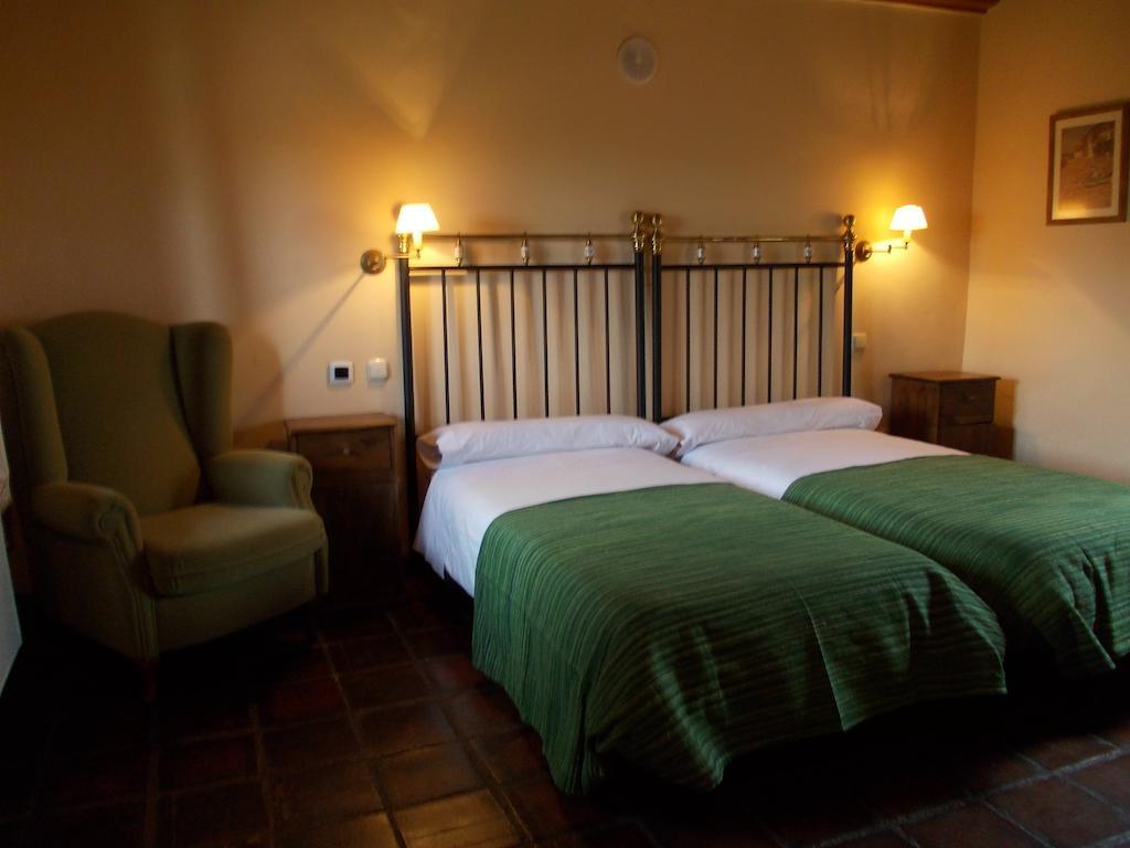 Hotel Los Rastrojos Aranda de Duero Room photo