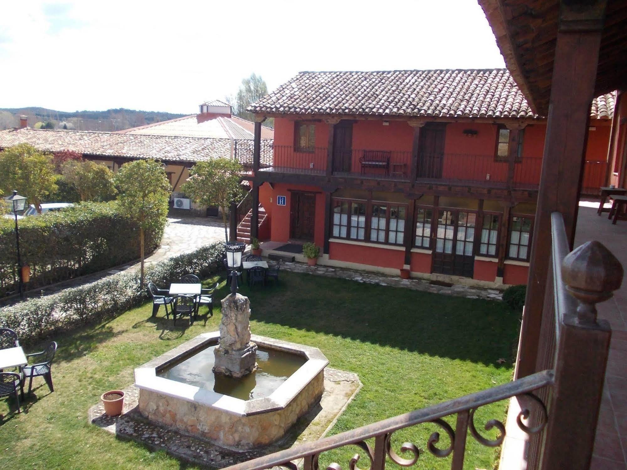 Hotel Los Rastrojos Aranda de Duero Exterior photo